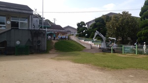今年、最後のアニマルバックホウ^^;辻幼稚園・河内幼稚園へ