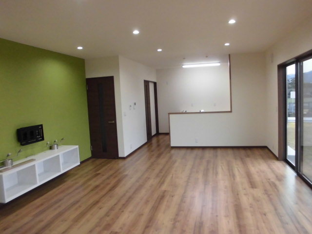広いリビングの洋風住宅